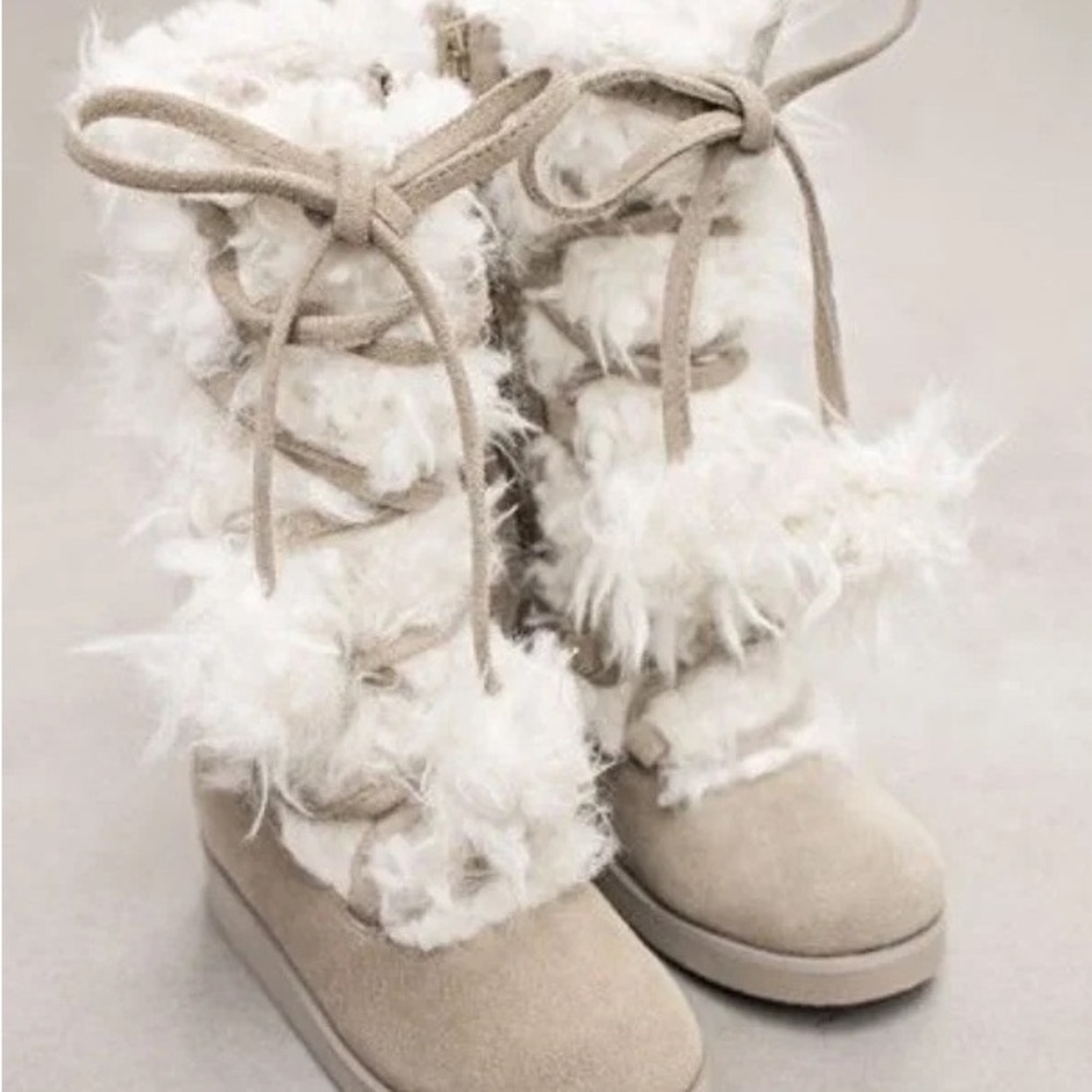 NEW Joyfolie size 12 Stylish Fur-Lined Boots